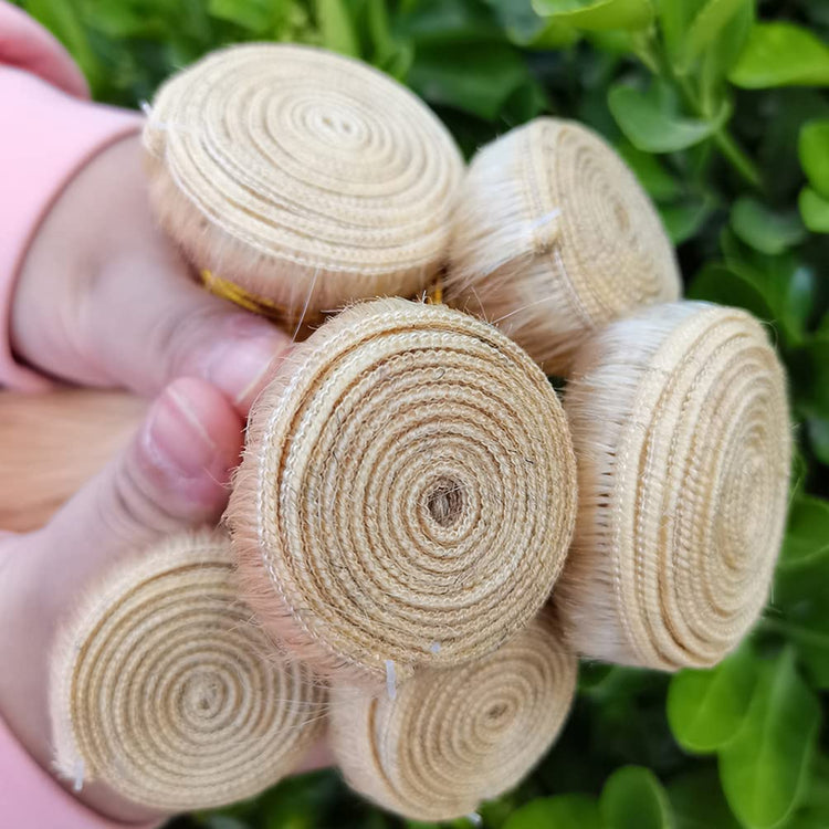 613 Blonde Bundles with Closure Brazilian Blonde Human Hair Body Wave 613 3 Bundles with 4×4 Lace Closure 100% Brazilian Virgin Remy Human Hair 150% Density Free Part (10 12 14+10, 613